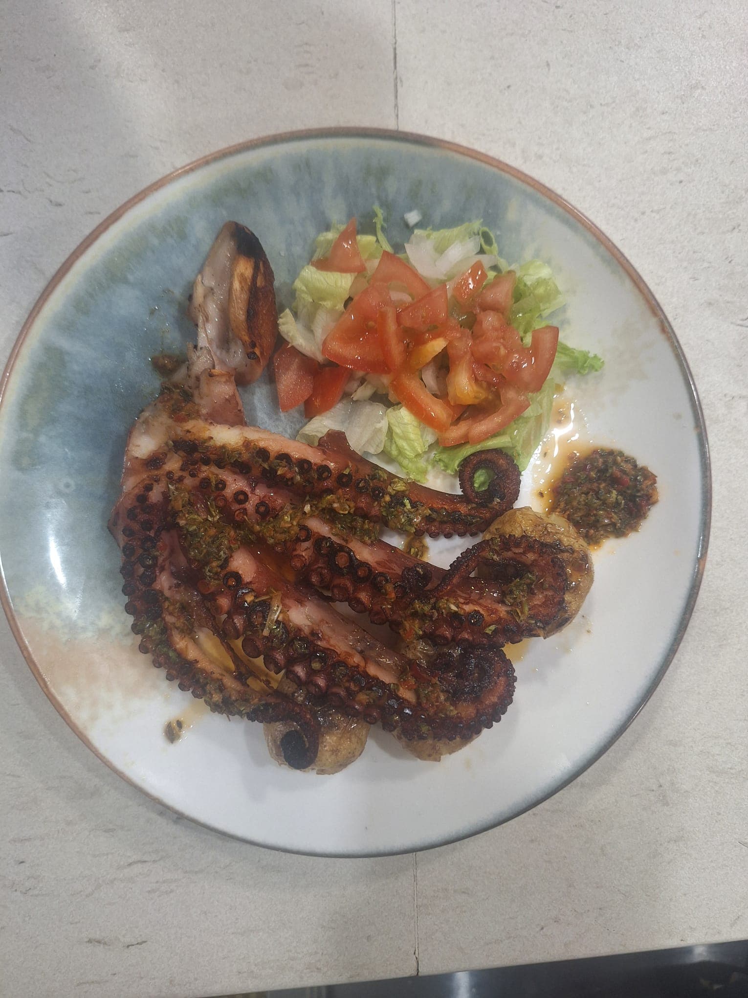 Pulpo asado con mojos canarios — El Padrino